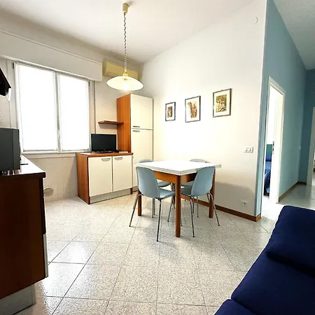 Comfortable House Close To The In Apartment