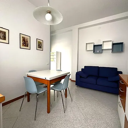 Comfortable House Close To The In Apartment